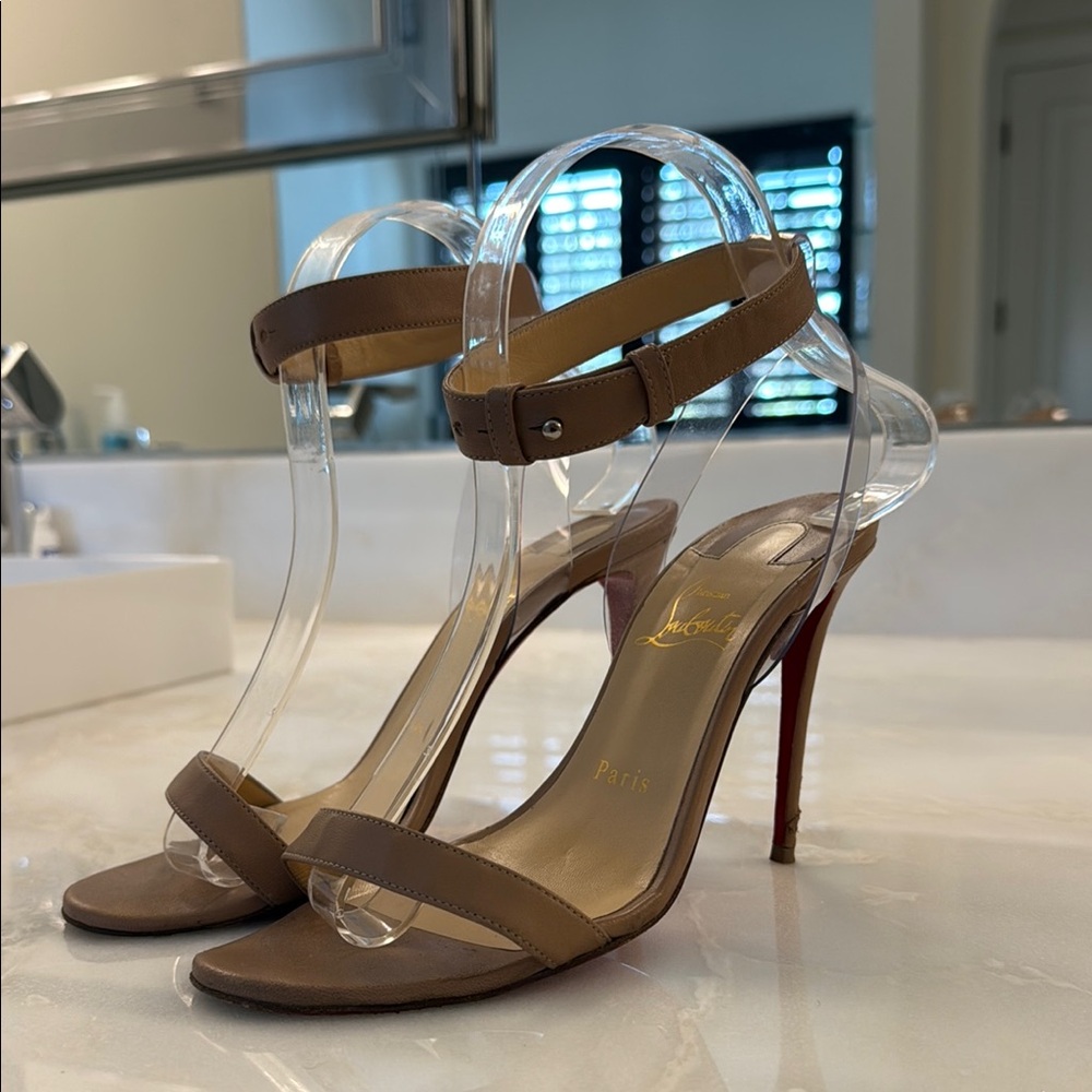 Christian louboutin jonatina